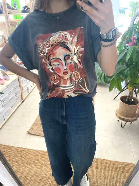 T-shirt cinza estampa Frida