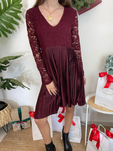 Vestido plissado com renda bordeaux